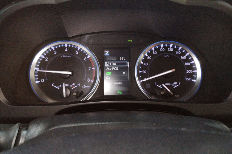 丰田 汉兰达 2018款 2.0T 四驱尊贵版 7座 国VI局部细节14