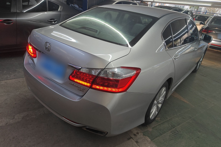 本田 雅阁 2014款 2.4L EXN 豪华导航版车身外观7