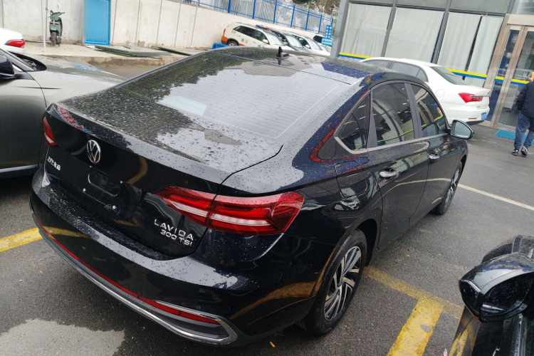 大众 朗逸 2023款 300TSI DSG满逸版车身外观7