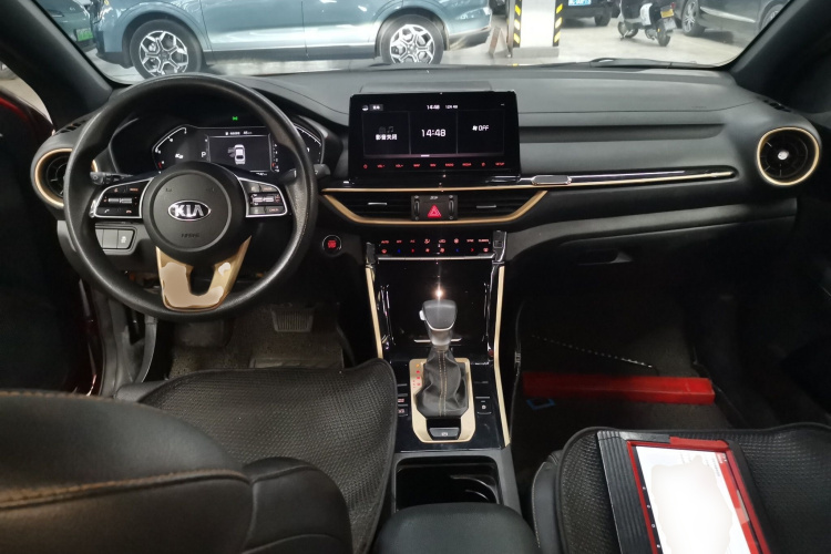 起亚K3 2019款 1.5L CVT智享互联版中控内饰7002