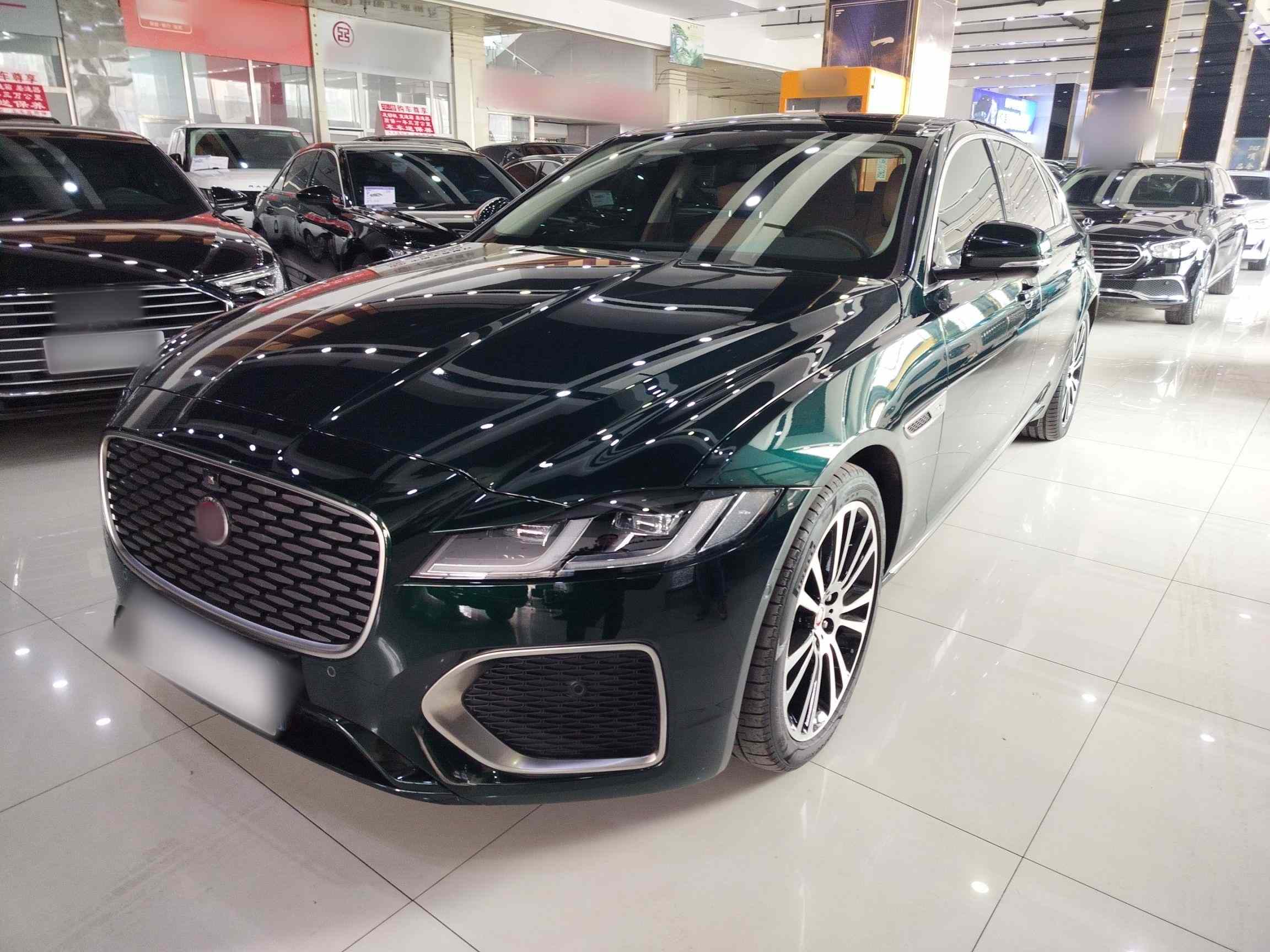 捷豹XFL 2024款 2.0T P250 两驱尊享豪华版(2)