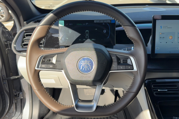 比亚迪 秦PLUS 2024款 荣耀版 DM-i 55KM领先型局部细节13