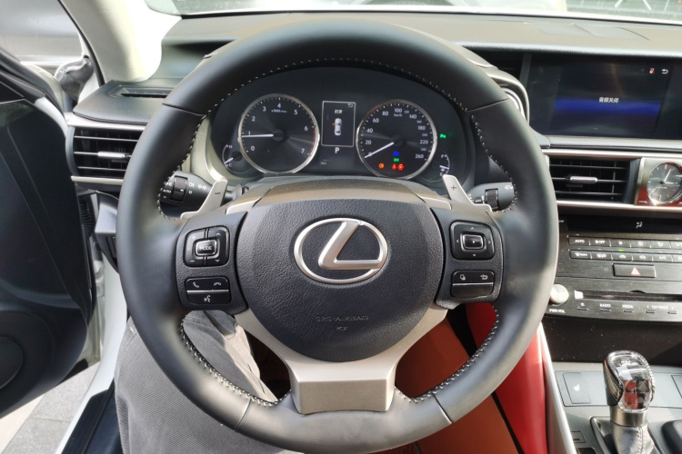 雷克萨斯IS 2017款 300 锋尚版局部细节13