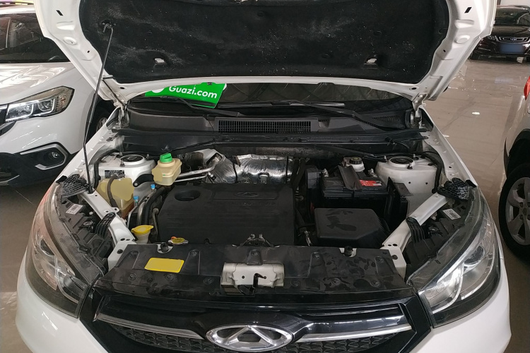 奇瑞 瑞虎3 2016款 1.6L CVT智尚版机舱底盘24