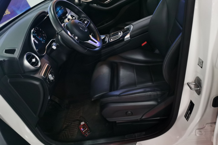 奔驰GLC 2021款 GLC 260 L 4MATIC 动感型中控内饰19