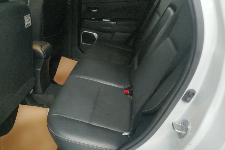 三菱 劲炫ASX 2018款 2.0L CVT两驱尊享版中控内饰7004