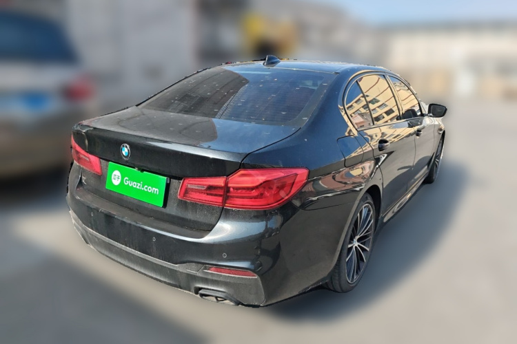 宝马5系 2019款 改款 530Li 领先型 M运动套装车身外观7