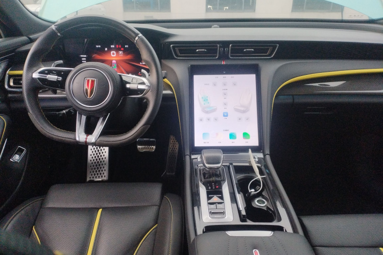 红旗H6 2023款 2.0T 致臻版中控内饰7002
