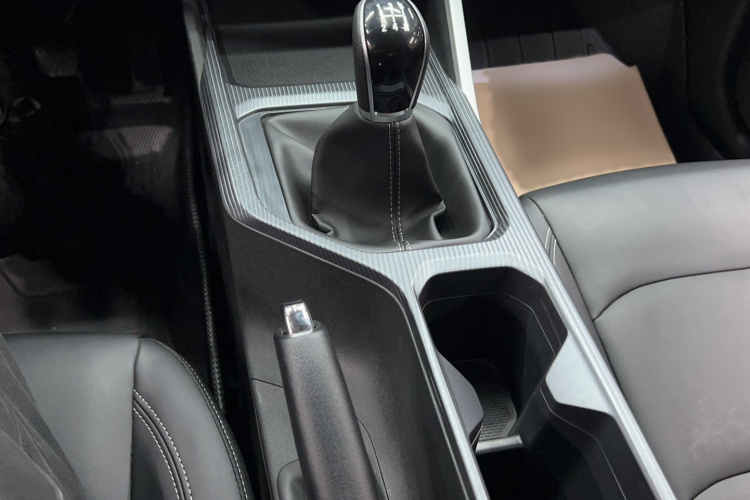 吉利汽车 帝豪 2026款 第4代 400万纪念款 1.5L 手动超越型局部细节18