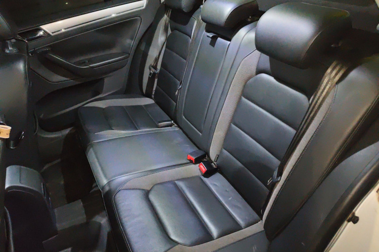 大众 宝来 2015款 质惠版 1.6L 手动舒适型中控内饰21