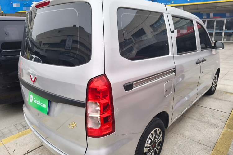 五菱汽车 五菱宏光V 2022款 1.5L劲取版电动助力LAR车身外观6005