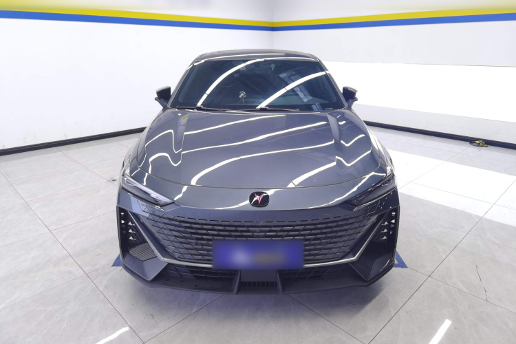 长安UNI-V 2023款 1.5T 尊享型车身外观2