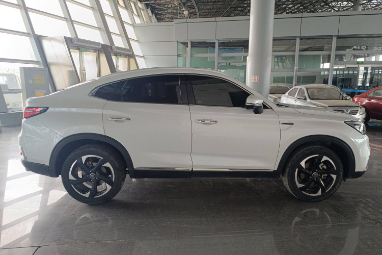 长安CS85 COUPE 2019款 2.0T 自动动版 国VI车身外观6002