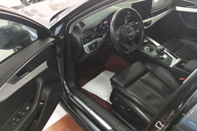 奥迪A4L 2020款 40 TFSI 豪华动感型中控内饰7003