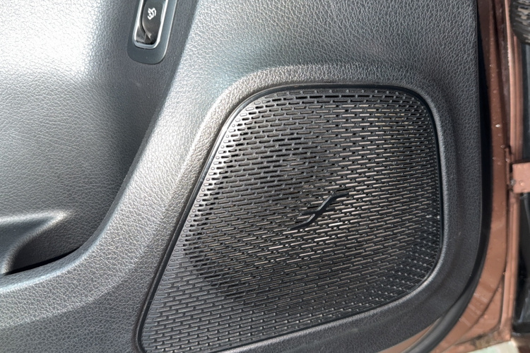 奔驰A级 2020款 A 180 L 运动轿车中控内饰7001