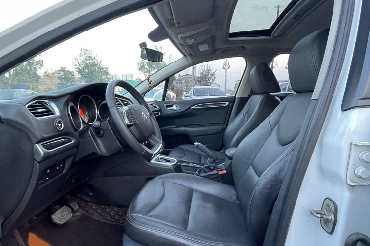 雪铁龙C4L 2014款 1.6THP 智驱版 自动劲智型中控内饰7003