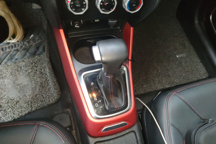 中华V3 2015款 1.5L 自动智能型局部细节18