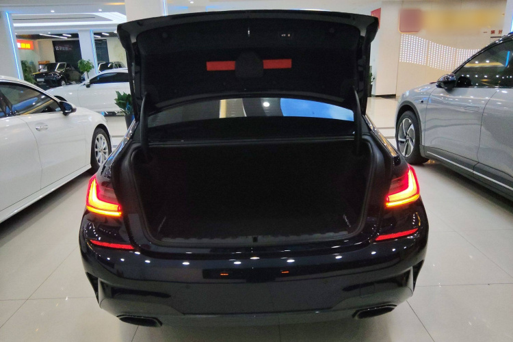 宝马3系 2022款 325Li M运动曜夜套装局部细节23