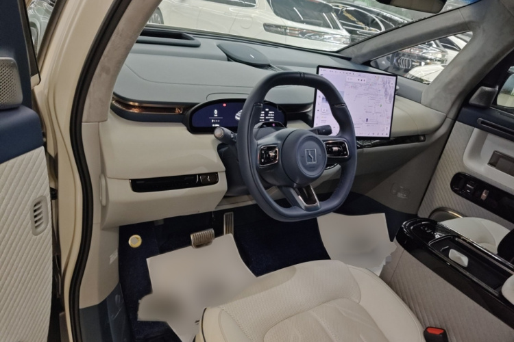 极氪MIX 2025款 长续航智驾版中控内饰7002