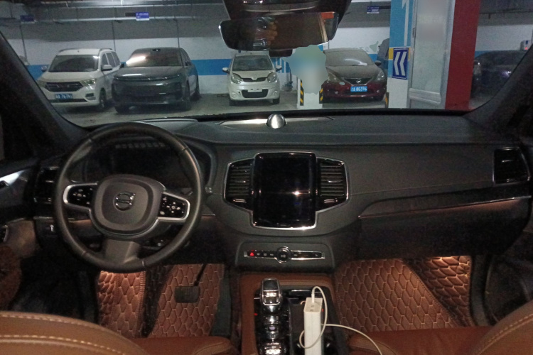 沃尔沃XC90新能源 2021款 E驱混动 T8 智尊豪华版 7座中控内饰12