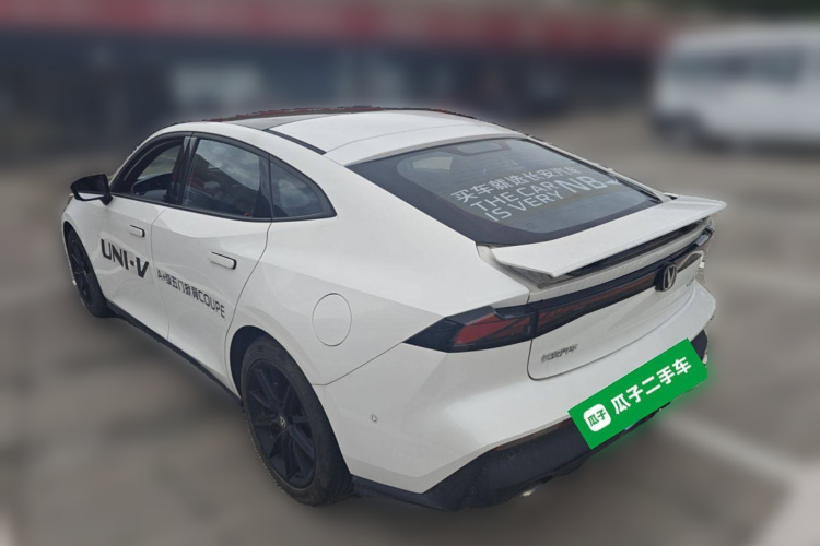 长安UNI-V 2022款 1.5T 智慧领航型车身外观6003