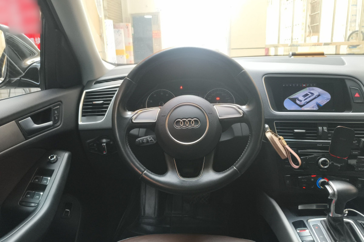 奥迪Q5 2017款 40 TFSI 进取型中控内饰13