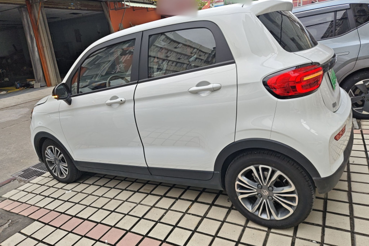 零跑汽车 零跑T03 2025款 403舒享版车身外观4