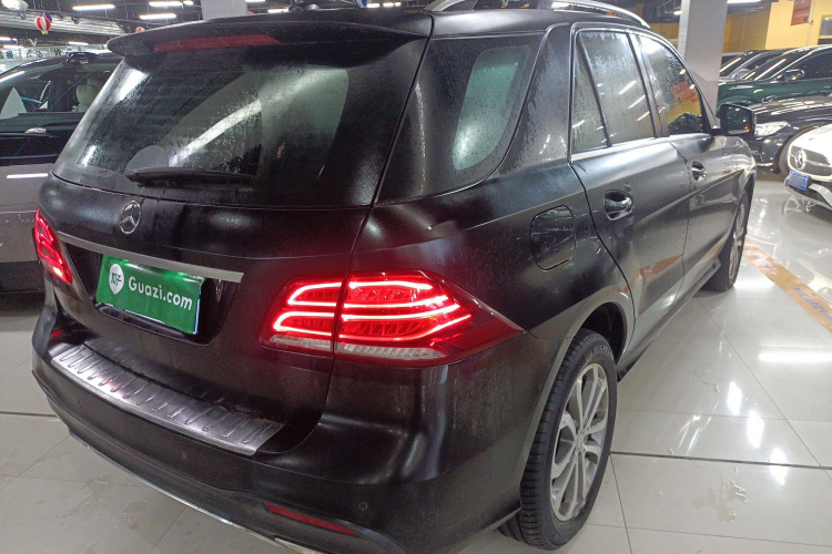 奔驰GLE 2017款 GLE 320 4MATIC 动感型车身外观6005