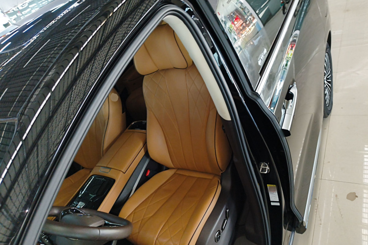 腾势D9 2024款 DM-i 980 四驱旗舰型局部细节19