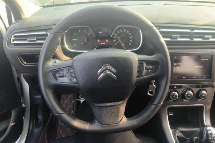 雪铁龙 C4世嘉 2018款 1.6L 手动豪华型中控内饰13