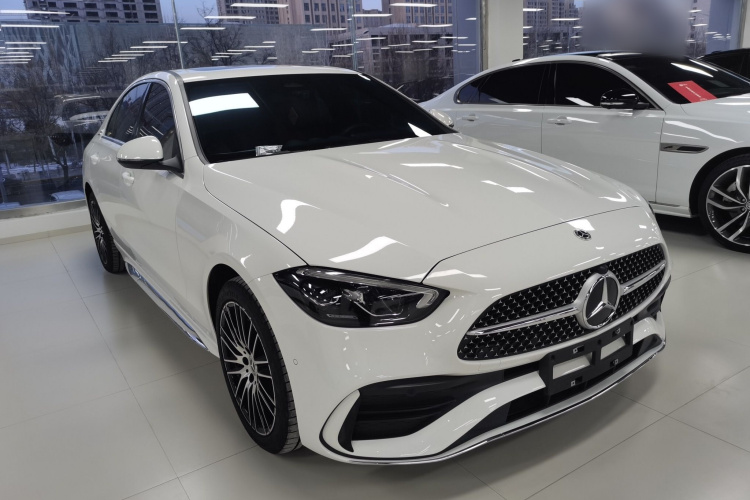 奔驰C级 2023款 改款 C 200 L 运动版车身外观3