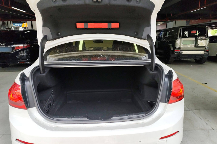 宝马1系 2018款 改款 118i 运动型局部细节23