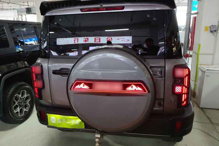 北京越野 北京BJ40 2024款 2.0D 全新刀锋英雄穿越者车身外观6