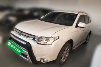 三菱 欧蓝德(进口) 2014款 2.4L 四驱豪华超值版 7座