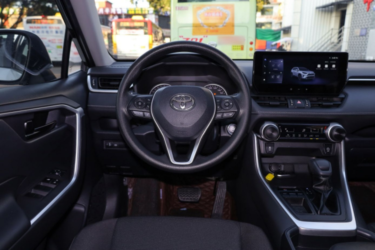 丰田 RAV4荣放 2023款 2.0L CVT两驱都市版中控内饰7005