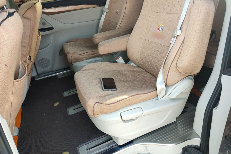 别克GL8 2017款 ES 28T 舒适型 国V中控内饰21