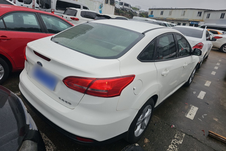 福特 福克斯 2018款 三厢经典 1.6L 自动舒适型智行版车身外观6005