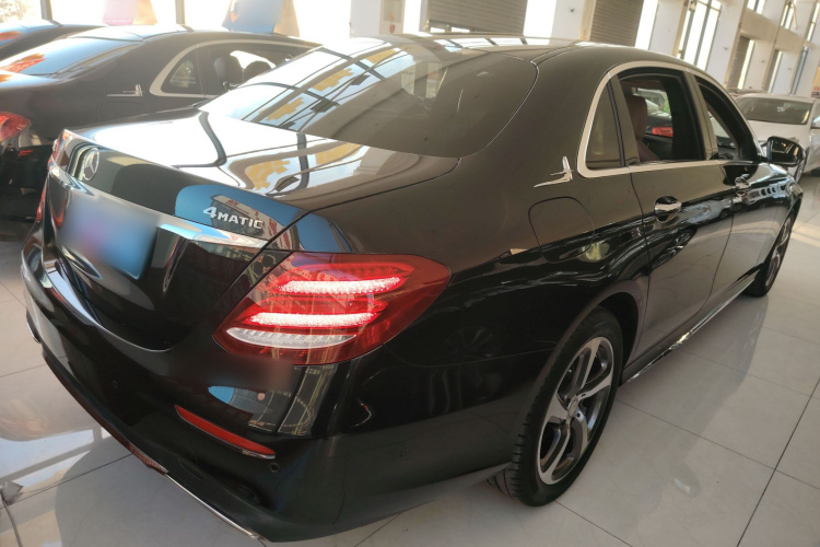 奔驰E级 2017款 E 200 L 4MATIC车身外观7