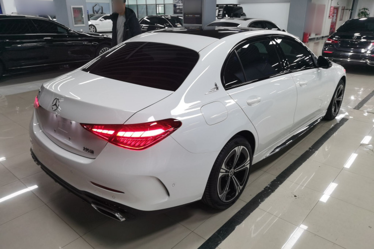 奔驰C级 2022款 改款 C 260 L 皓夜运动版车身外观7