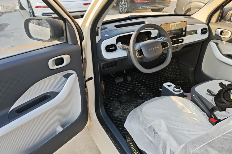 吉利银河 熊猫 2025款 210km 元气熊中控内饰20