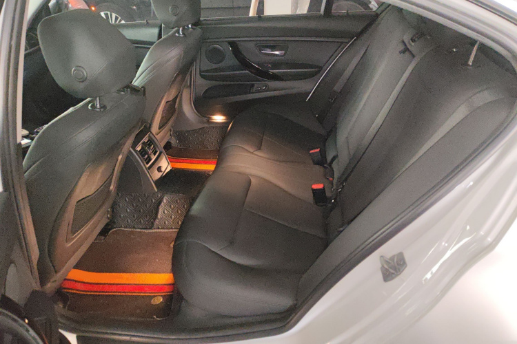 宝马3系 2018款 320Li 时尚型中控内饰21