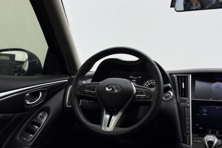 英菲尼迪Q50L 2018款 2.0T 舒适版 国VI局部细节13