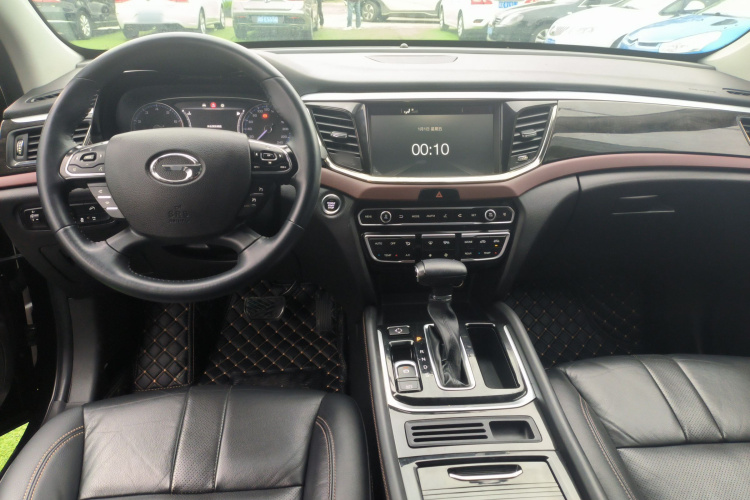 广汽传祺 传祺GS8 2017款  320T 两驱豪华版（七座）中控内饰12