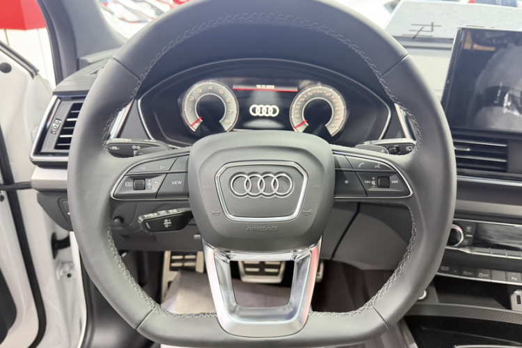 奥迪Q5L 2024款 40 TFSI 豪华动感型中控内饰7001