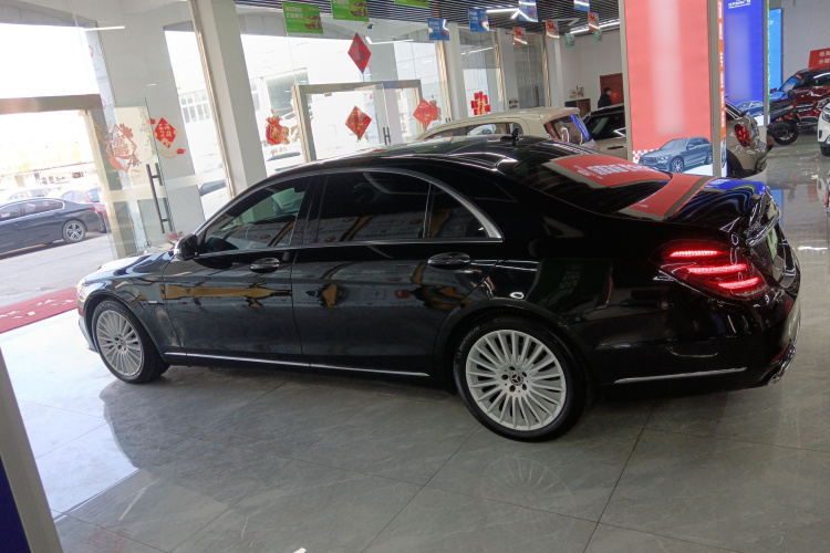 奔驰S级 2020款 S 350 L 商务型 臻藏版车身外观4