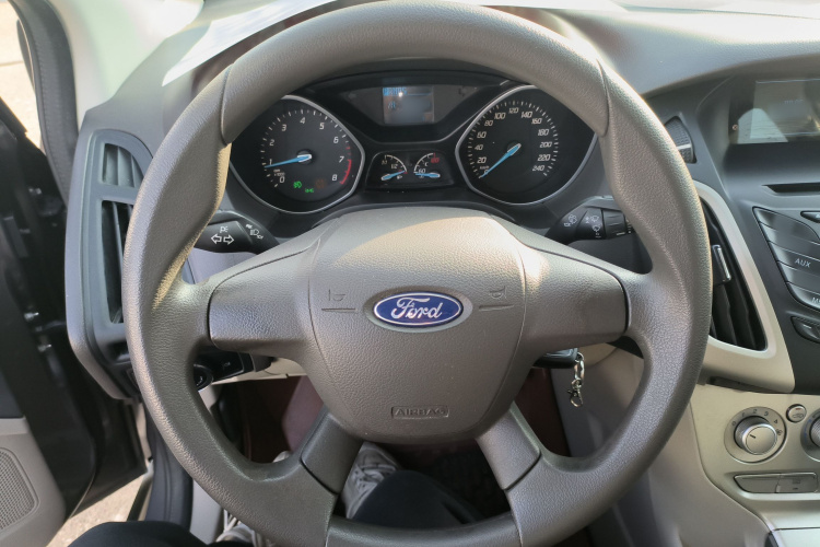 福特 福克斯 2012款 三厢 1.6L 自动舒适型局部细节13