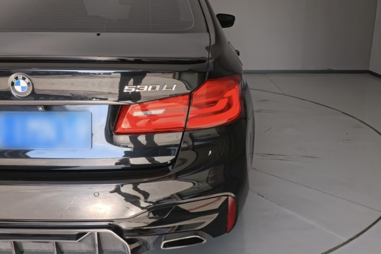 宝马5系 2019款 改款 530Li 领先型 M运动套装车身外观6007