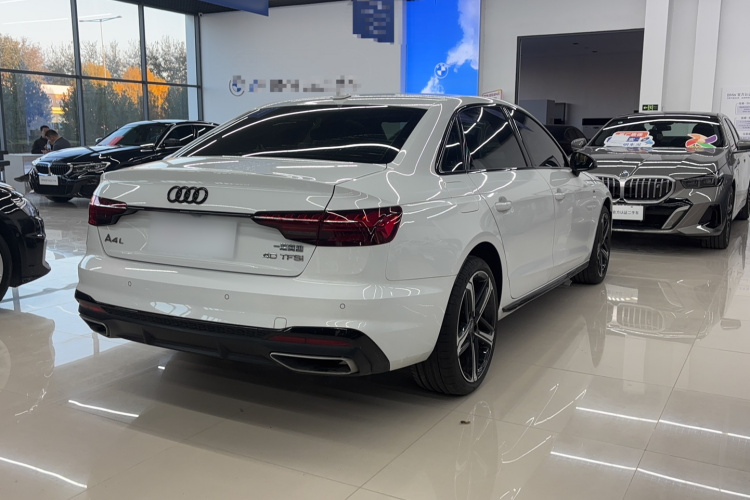 奥迪A4L 2024款 40 TFSI 豪华动感型车身外观6002