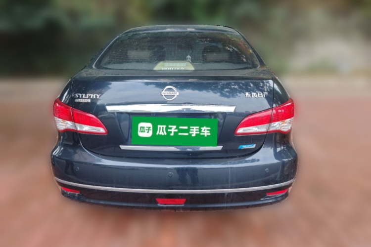 日产 轩逸 2012款 经典 1.6XL 手动豪华版车身外观6