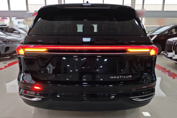 林肯 航海家 2023款 2.0T 四驱尊享版车身外观6004